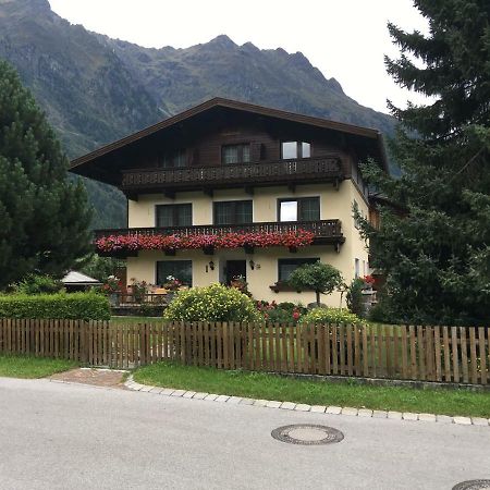 Landhaus Kuen Huben  Luaran gambar