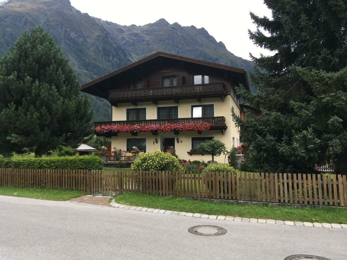 Landhaus Kuen Huben  Luaran gambar